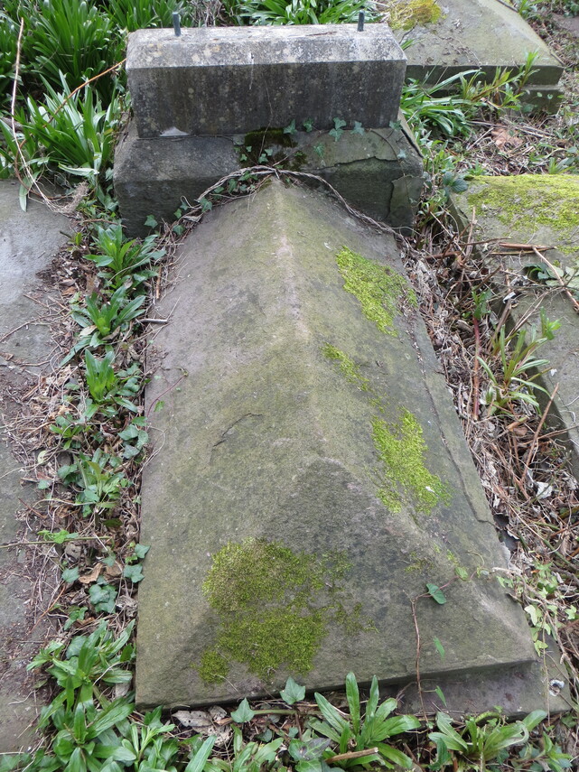 4 Tolkien grave