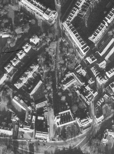 1946 Aerial view churchyard & damaged church - English Heritage