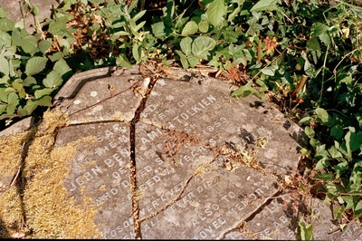 Grave 2